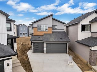 3053 7a Ave SW, Edmonton, AB T6X0A2