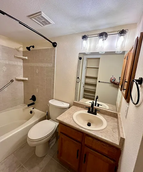 922 S Walden St #102 — Photo 6
