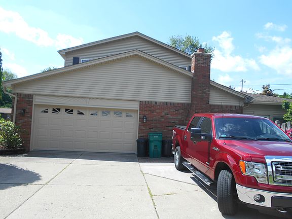 5th image of 18424 Hollie Ct