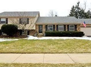 84 Redstart Rd, Naperville, IL 60565