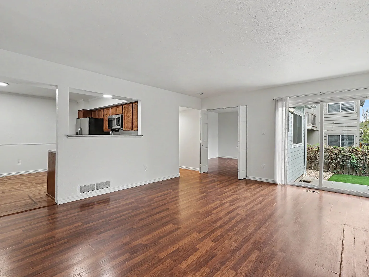 3 bed, 1537 sqft, $2,550 — Photo 4