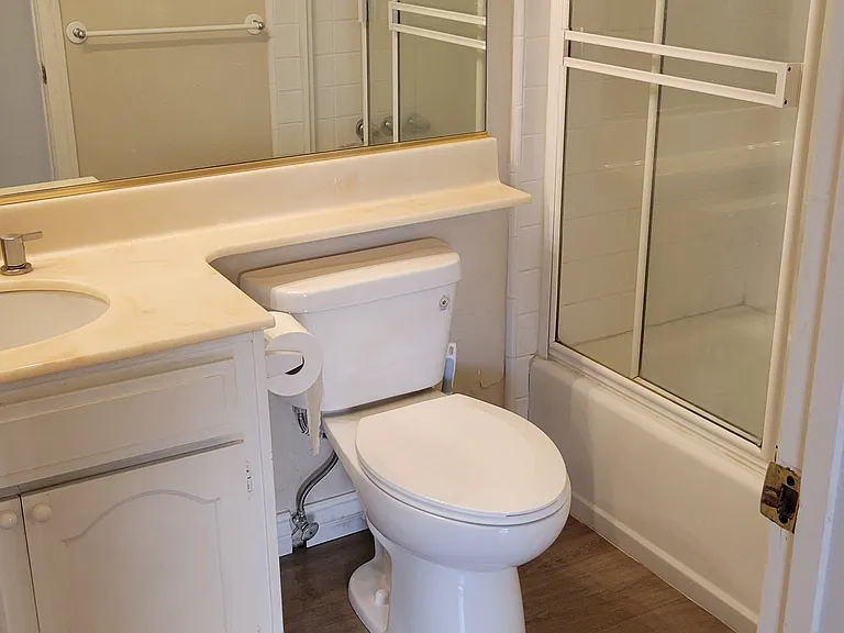 2022 S Bentley Ave #202 — Photo 9