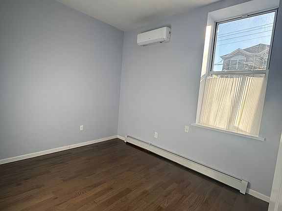 5th image of 1146 Forest Ave #L