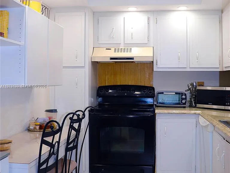 900 Saint Charles Pl #316 — Photo 19