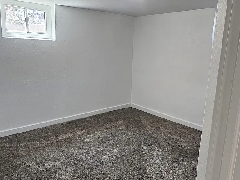 150 E 1100 N — Photo 16