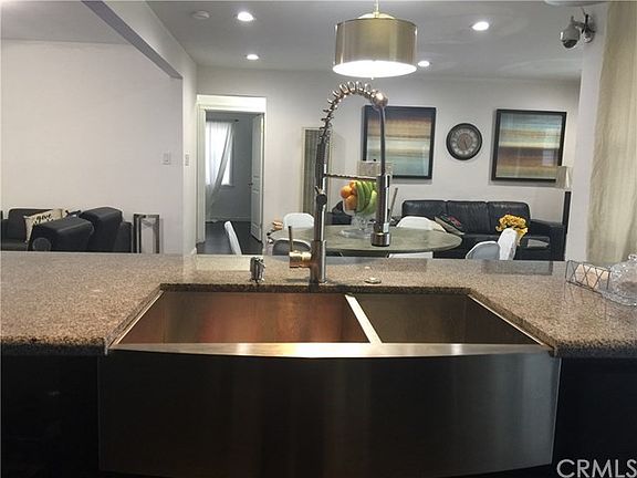 4th image of 9854 Rosecrans Ave