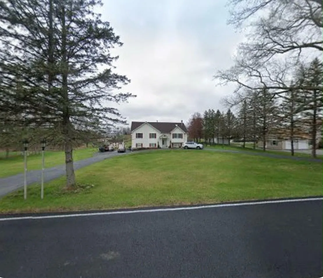 5 bed, $3,250 — Photo 2