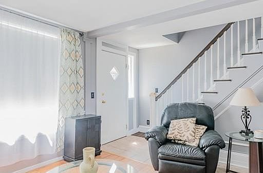 4th image of 25 Foye Ave
