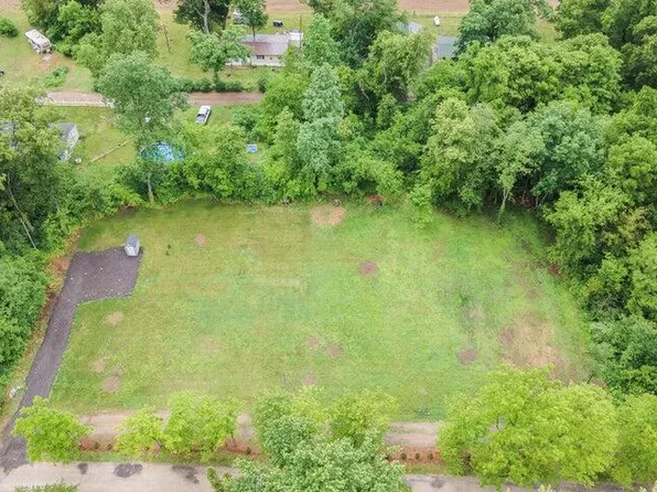 14080 Riverside Dr, Constantine, MI 49042