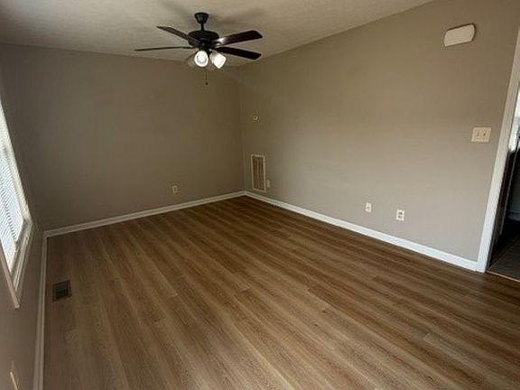 3rd image of 135 Amy Ave APT C