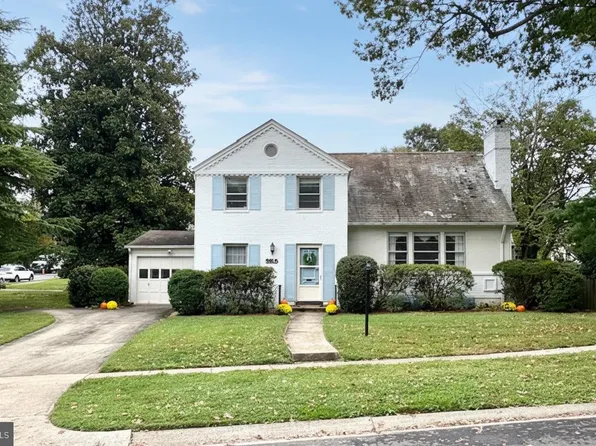 5815 Cromwell Dr, Bethesda, MD 20816