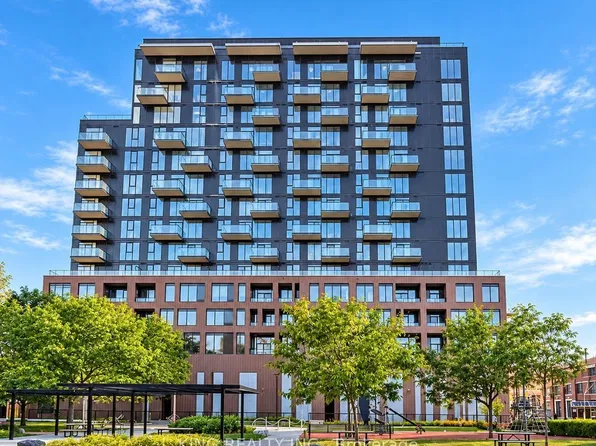 270 Dufferin St S #525, Toronto, ON M6K 0H8