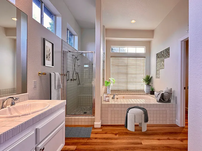 16880 Saint James Dr — Photo 13
