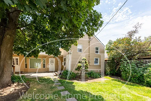 209 SE 6th St Photo 1