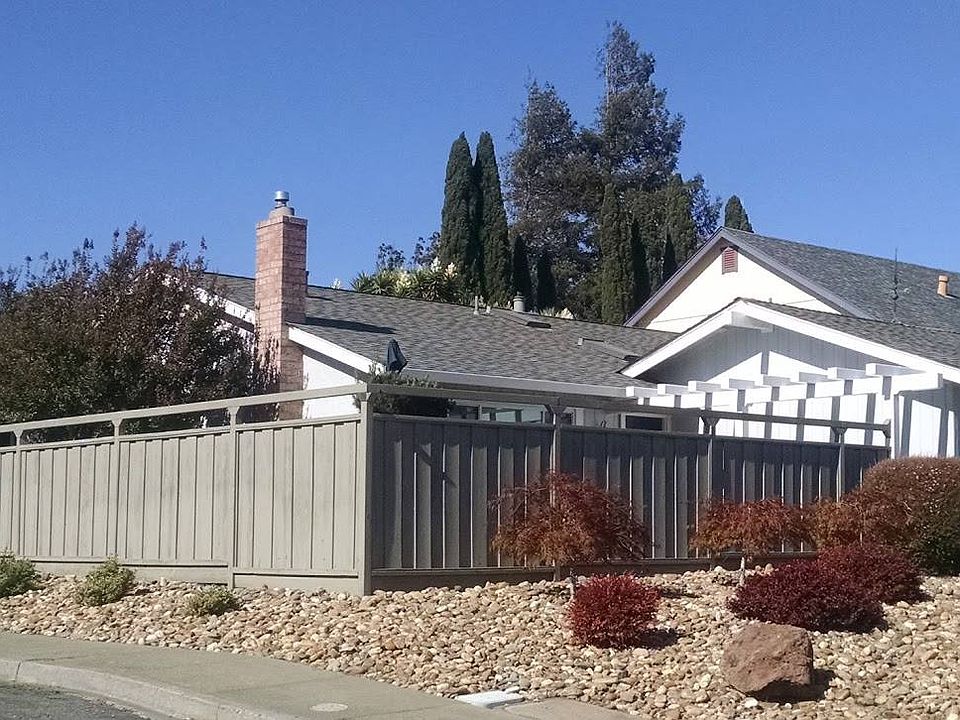 Large Ponderosa Style Ranch 