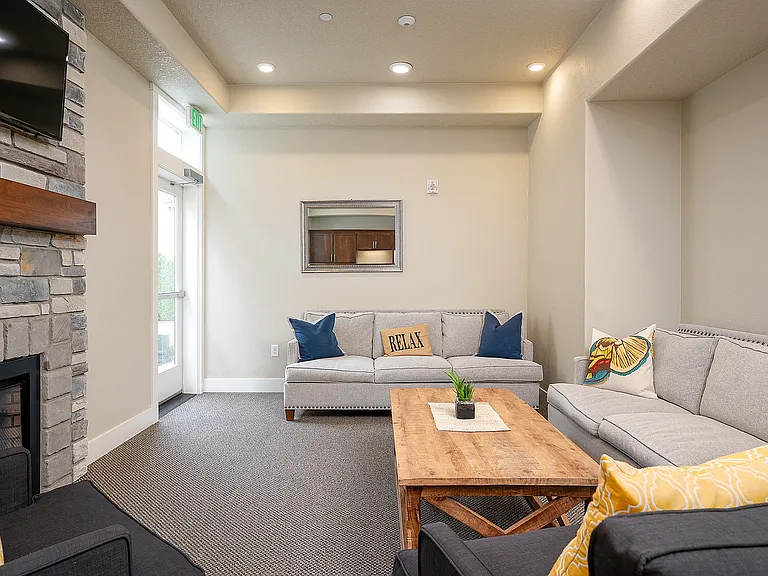 Fairview Court Townhomes — Photo 20