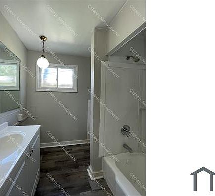 5th image of 2536 Bellevue St
