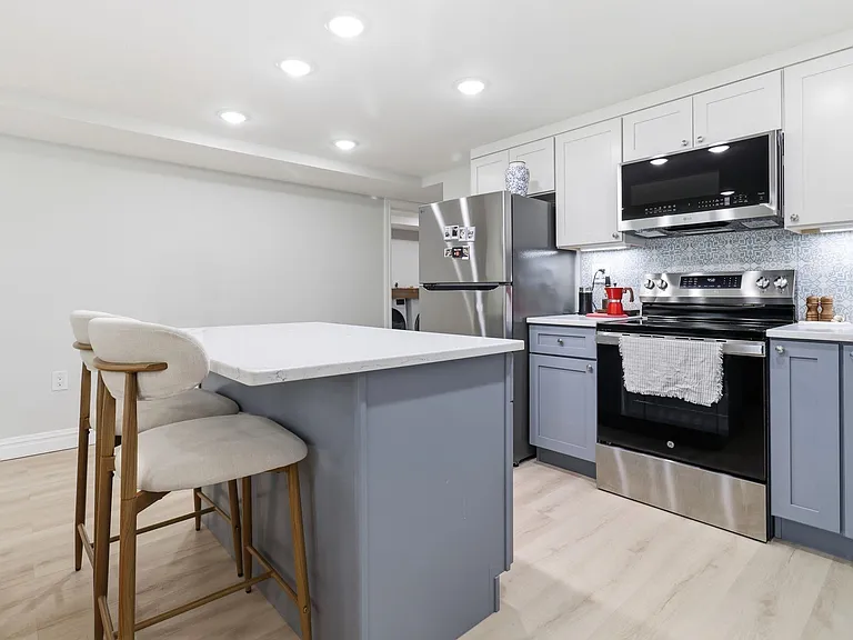 461 Pavonia Ave #1 — Photo 5
