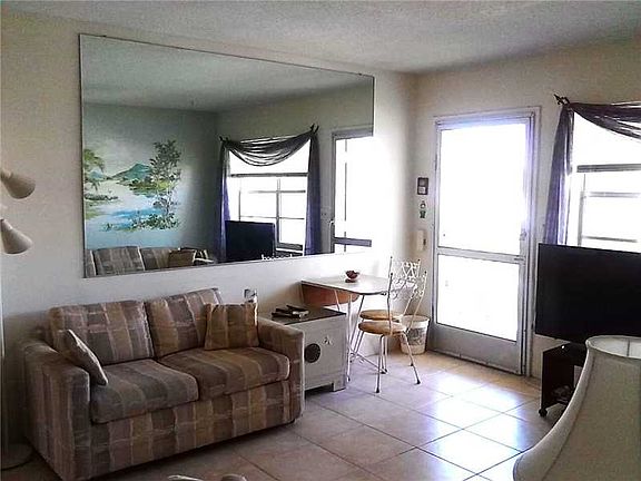 4th image of 3850 NE 21st Way APT 45