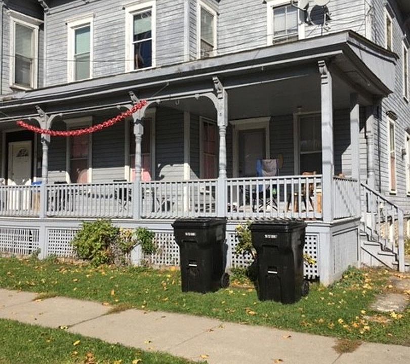 2nd image of 40 Lincoln Ave