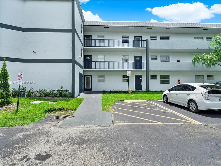 8320 Sands Point Blvd #M107 — Photo 31