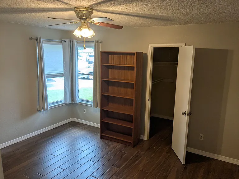 2502 Charla Cir — Photo 11
