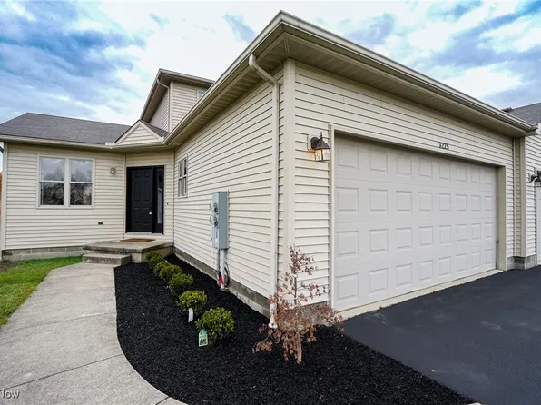 3225 Starwick Ct, Canfield, OH 44406