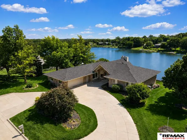 1416 Doyle Ln, Beatrice, NE 68310