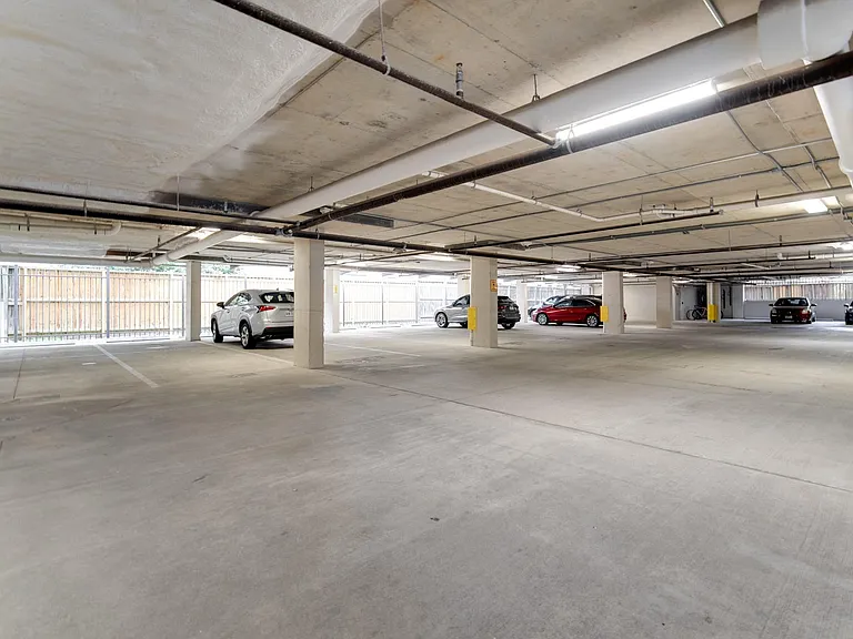 4819 Caroline St #308 — Photo 39