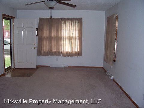 4th image of 1009 S Lewis St #1011