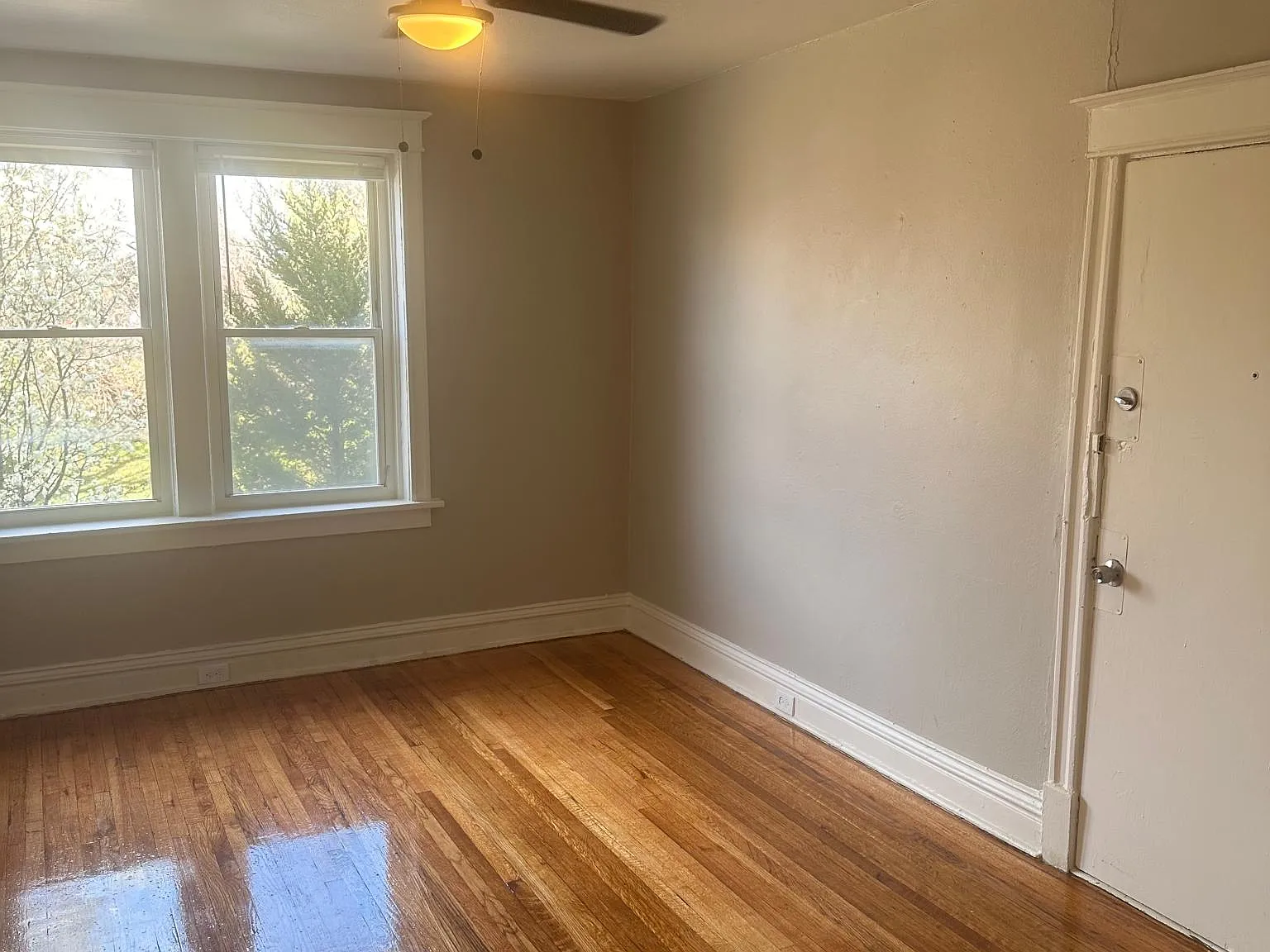 2 bed, 1000 sqft, $995 — Photo 3
