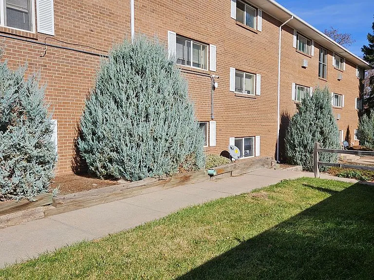 BR2215 — Photo 1