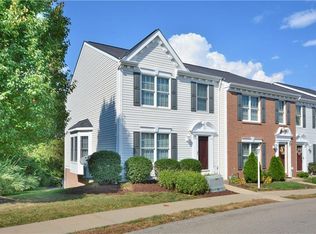 28 Castleview Dr, Mc Kees Rocks, PA 15136