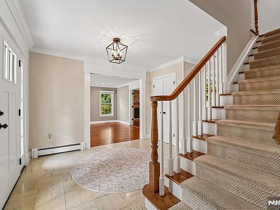 3rd image of 17 Colonial Drive