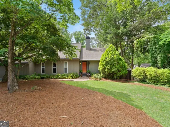 3699 Dunwoody Club Dr, Dunwoody, GA 30350