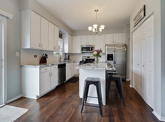 4th image of 4409 Cove Cir