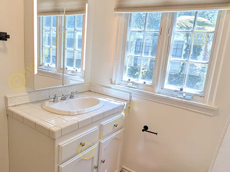 118 S Camden Dr #D — Photo 12