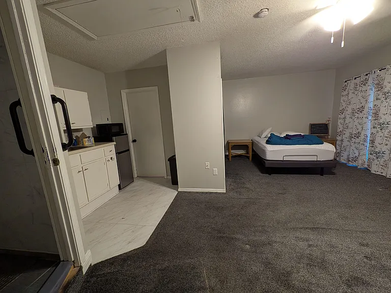 Willow Wood Dr — Photo 2