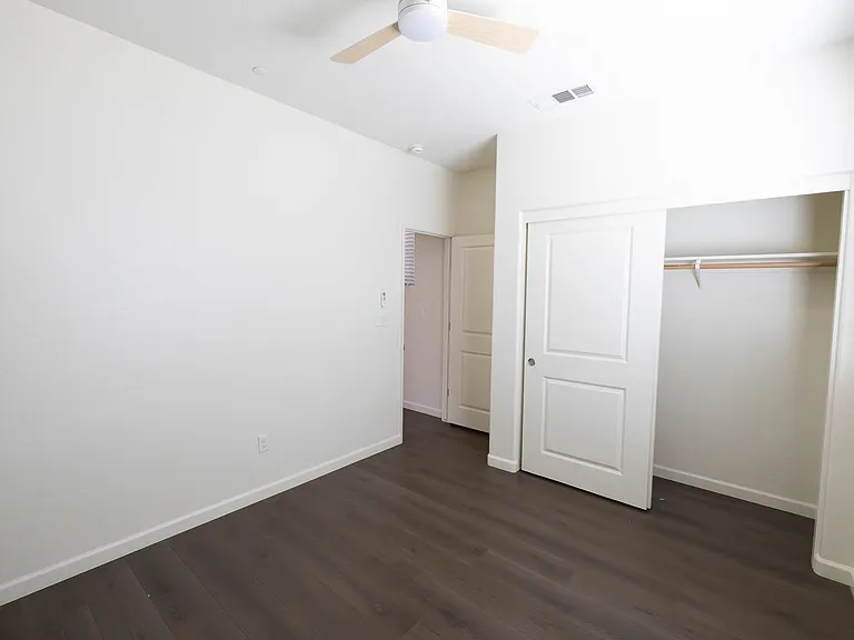 1604 Sidonia St — Photo 14