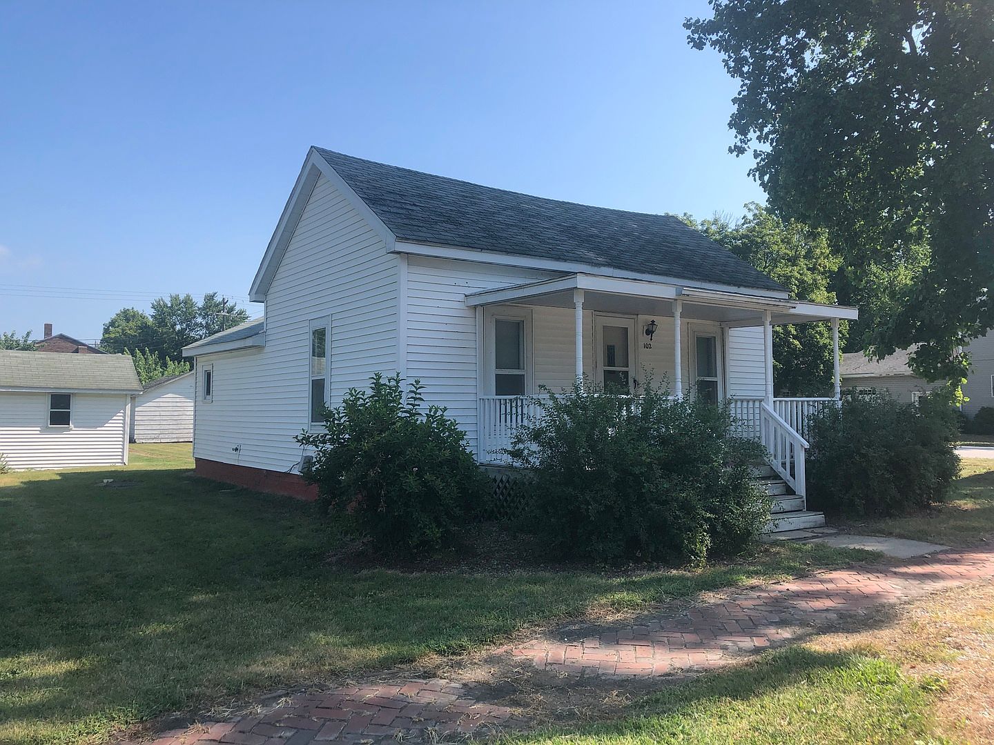 102 W Illinois St, Mansfield, IL 61854 Zillow