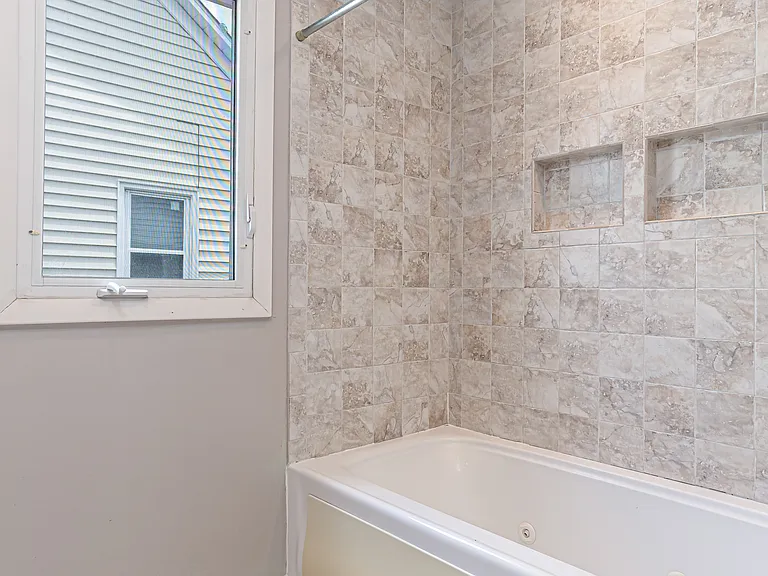 16 Burwood Ave #2 — Photo 7