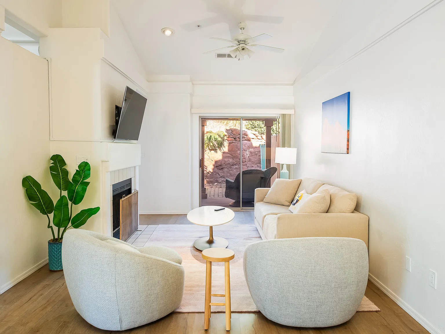 2 bed, $3,222 — Photo 3