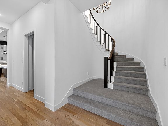 3rd image of 901 Adair Rd