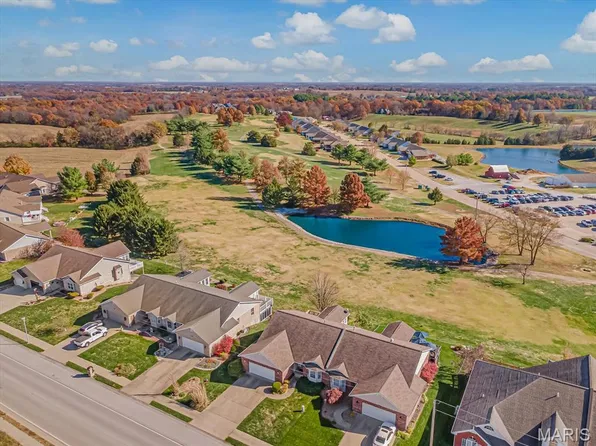 630 Hamacher St, Waterloo, IL 62298