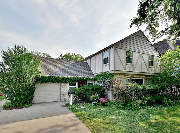 2nd image of 369 E Parkview Ave