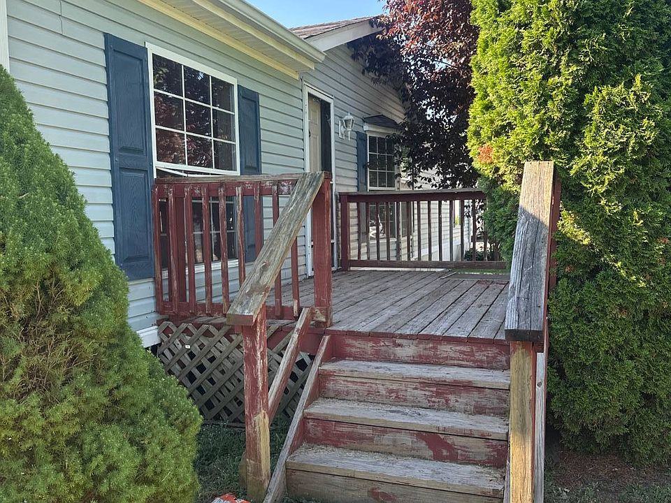 1st image of 815 W Douglas Rd #114