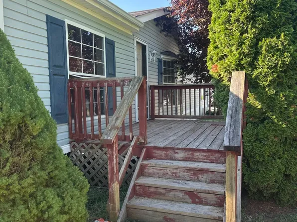 815 W Douglas Rd #114, Mishawaka, IN 46545