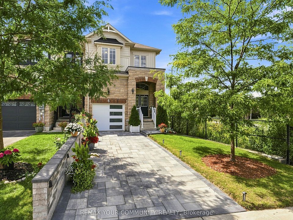 1st image of 4 Greenwood Dr
