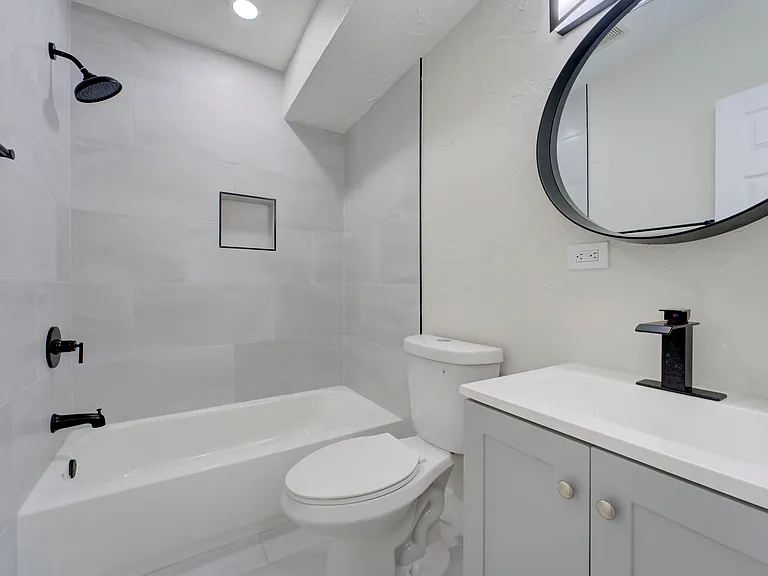 840 Bradley St — Photo 24