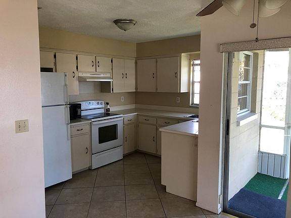 4th image of 666 Lake Dexter Cir